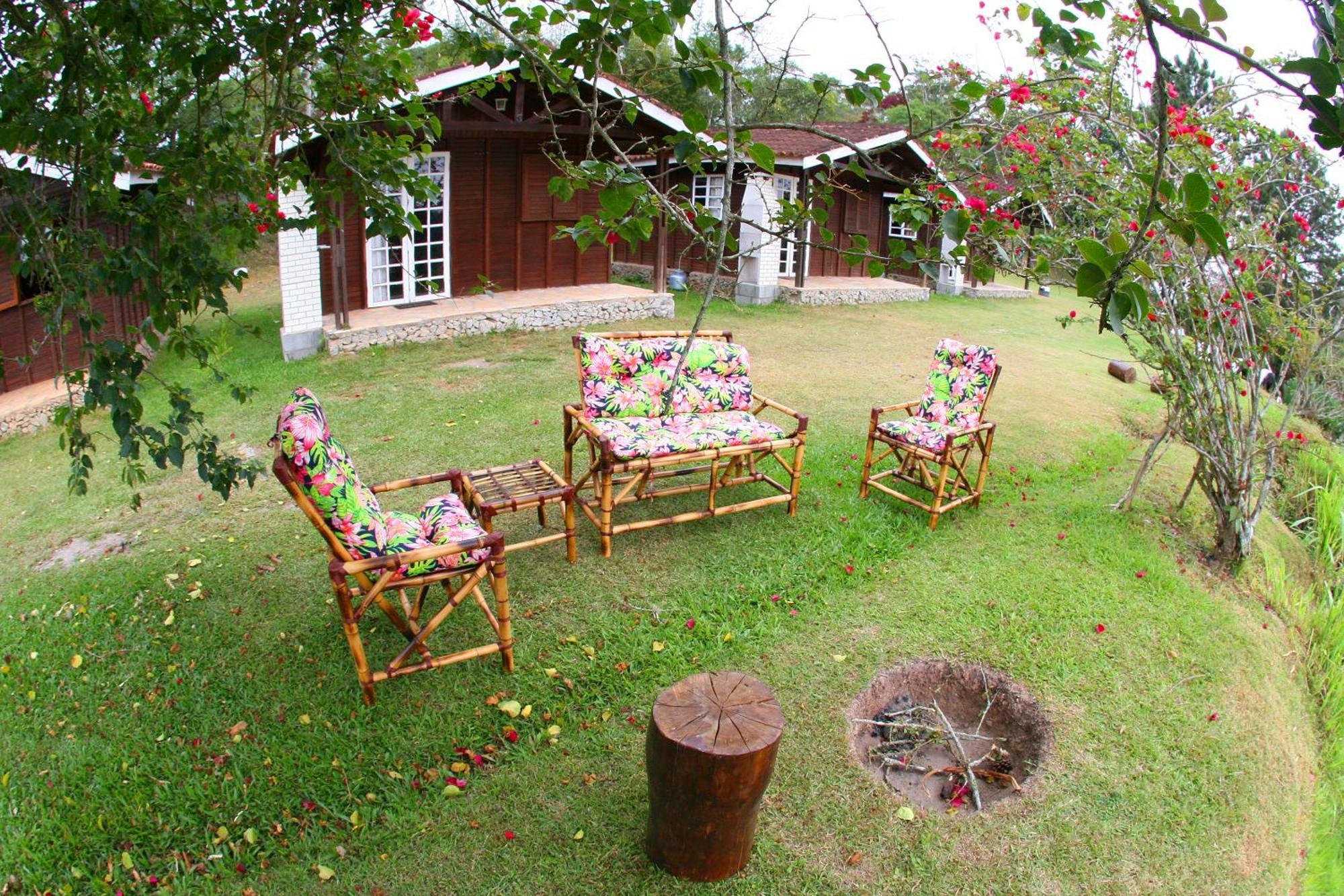 Lodge Chale Hibisco Amarelo Juquitiba